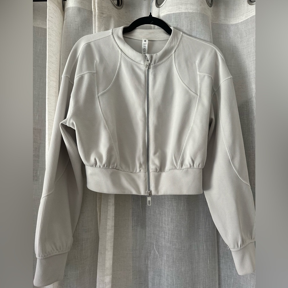 Lululemon cream cropped sweater